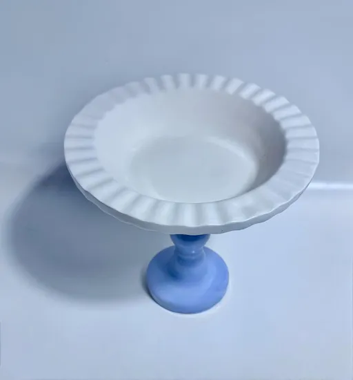 צלחת עמוקה על רגל בצבע לילך גבוהה מקרמיקה - עבודת יד