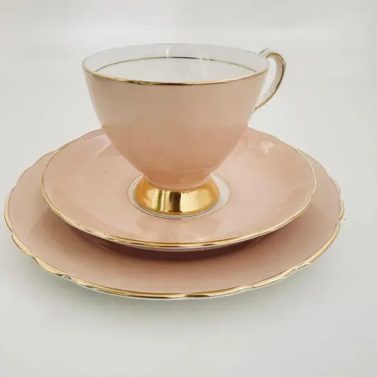 סט טריו מפורצלן בצבע ורוד עתיק וזהב