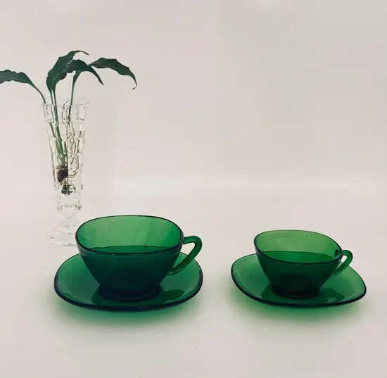 ספל וצלחת 125 מ"ל זכוכית בצבע ירוק