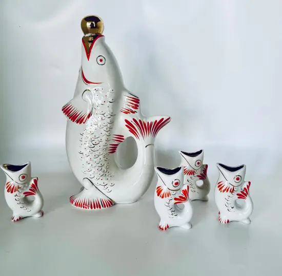 סט בקבוק ושוטים הידוע בשם - " סט וודקה דגי מזל"