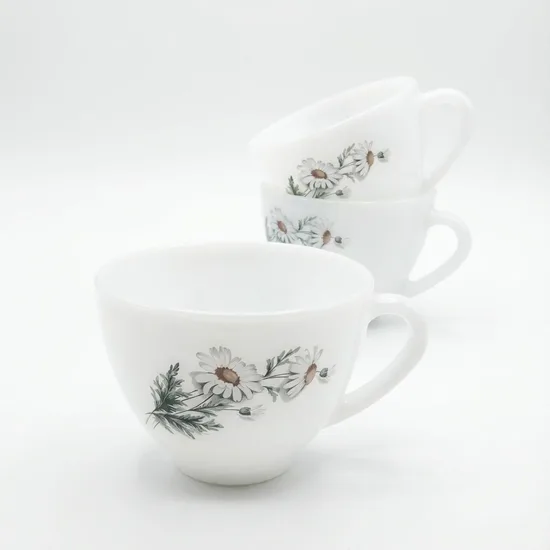 ספל וצלחת ציור פרח המרגנית , מזכוכית "ארקופל "