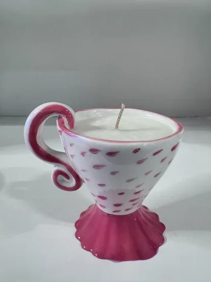 נר בספל "דרור" - רגל ורוד פוקסיה