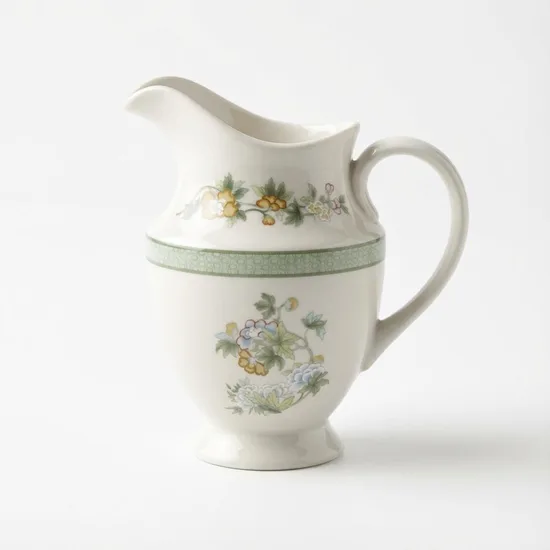 קנקן קטן מפורצלן