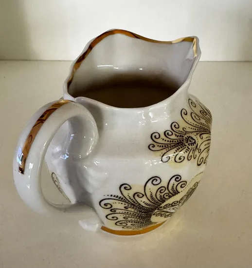 קנקן קטן מפורצלן