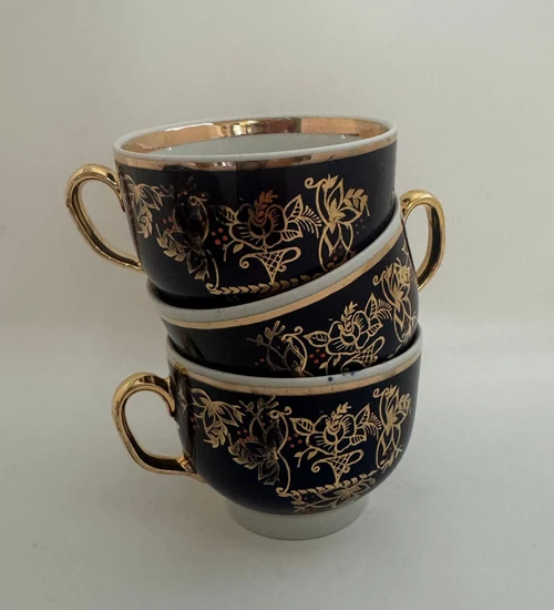 ספל וצלחת בודד מפורצלן