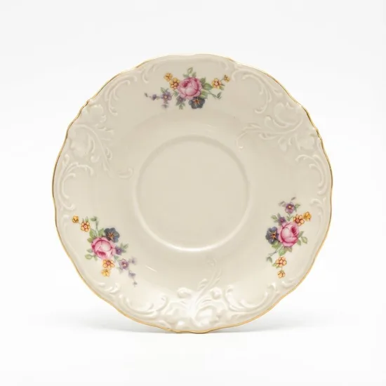 ספל וצלחת מפורצלן