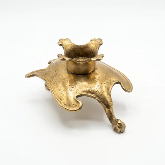 פמוט בודד מפליז