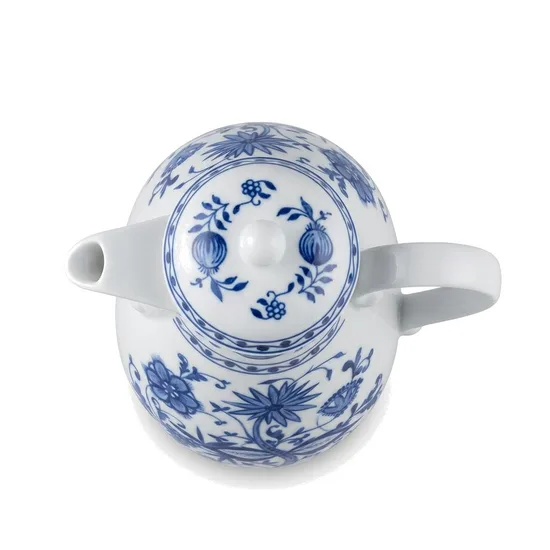 קומקום מפורצלן "הבצל הכחול" תוצרת KAHLA