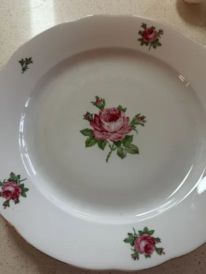 יש שחיקה בשושנה האמצעית