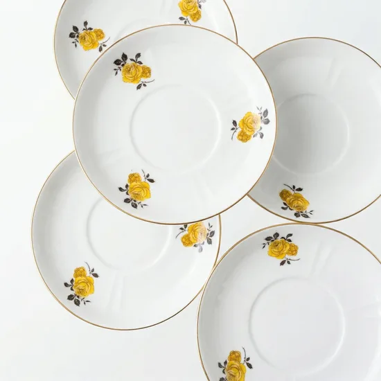 ספל וצלחת מפורצלן  חלק מסרוויס שושנה צהובה