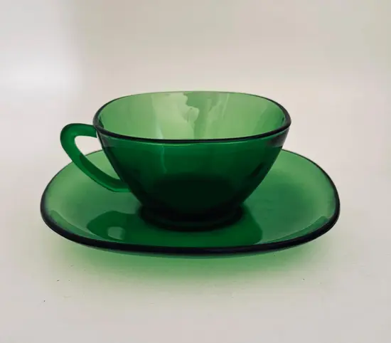 ​ספל וצלחת 125 מ"ל זכוכית בצבע ירוק