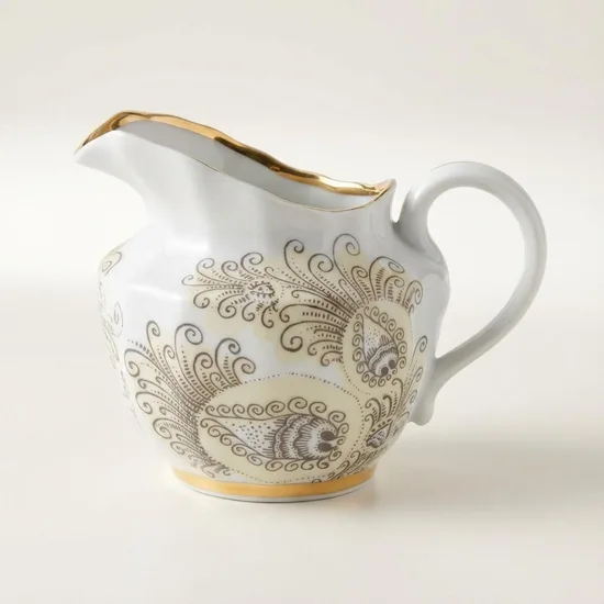 קנקן קטן מפורצלן