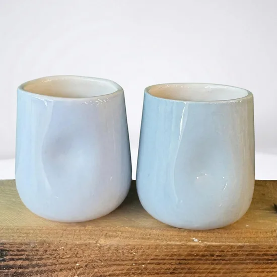 ספל מקרמיקה עבודת יד בצבע תכלת בייבי