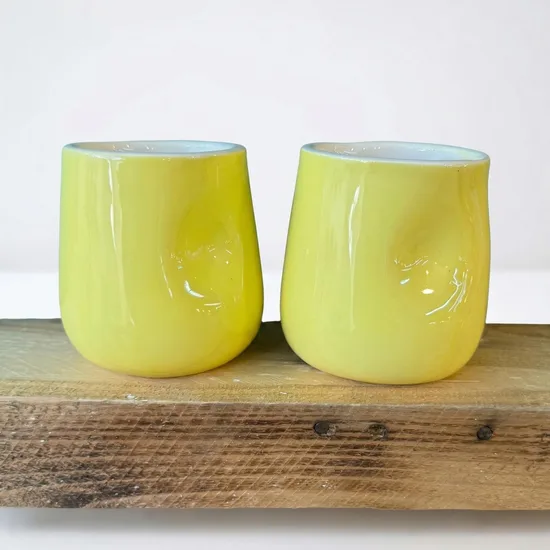 ספל מקרמיקה עבודת יד בצבע צהוב